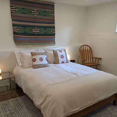 Bright Modern 1Br Suite In Sooke Village Core Esterno foto