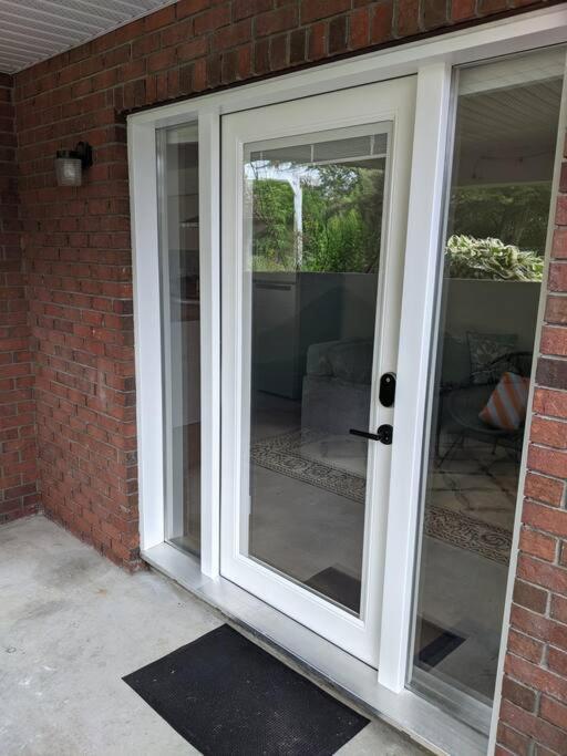 Bright Modern 1Br Suite In Sooke Village Core Esterno foto