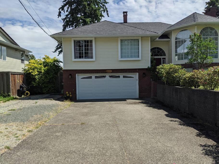 Bright Modern 1Br Suite In Sooke Village Core Esterno foto