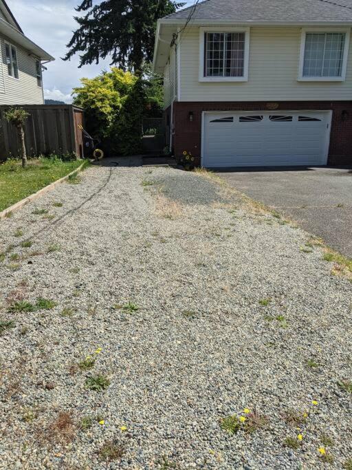 Bright Modern 1Br Suite In Sooke Village Core Esterno foto